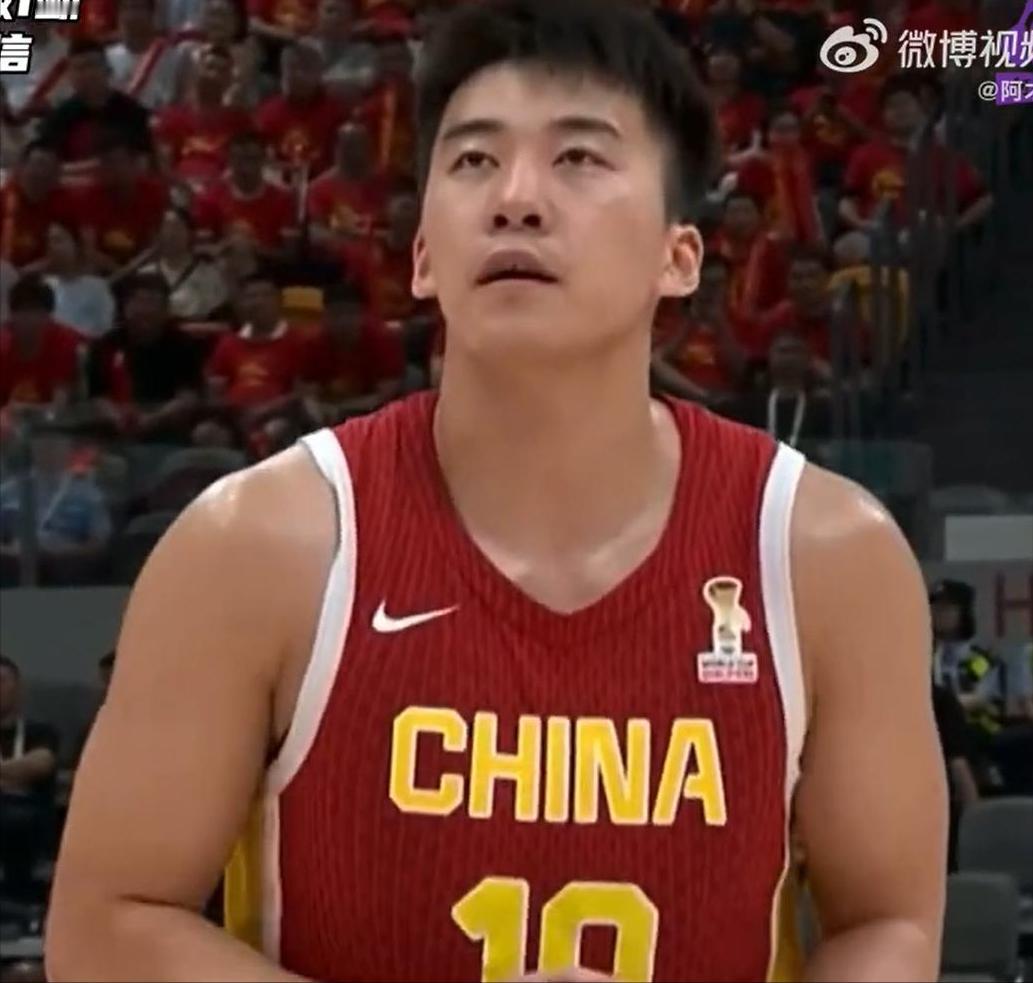 石奎第二，现役国手王俊杰加盟香港金牛！说实话，这个消息对于我来说很突然。有两