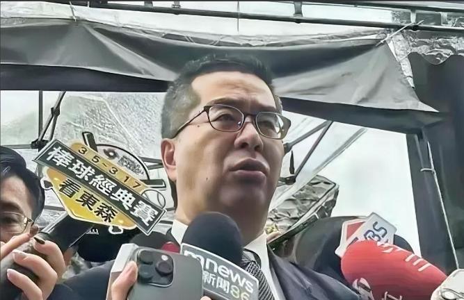 不装了！国民党副主席萧旭岑2月27日表示，“今天全世界的民主国家都认为要跟中国大