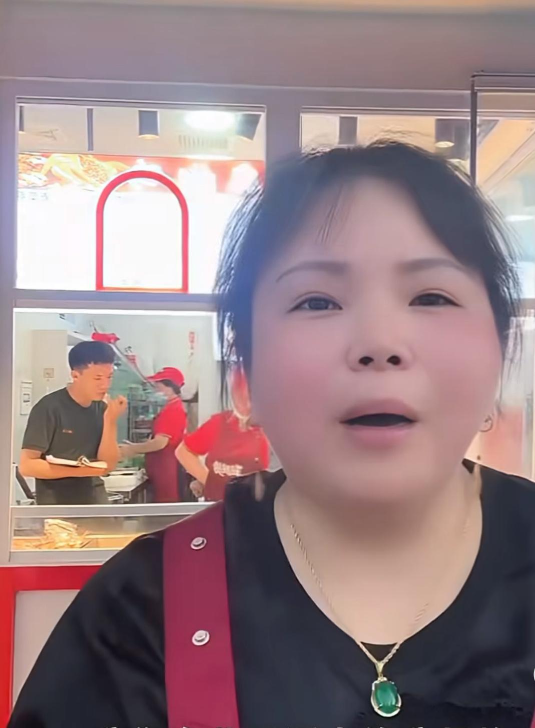 韩安冉四姨太，未来婆婆不同意，网友把韩安冉第四任男友老狗戏称四姨太：韩安冉先后