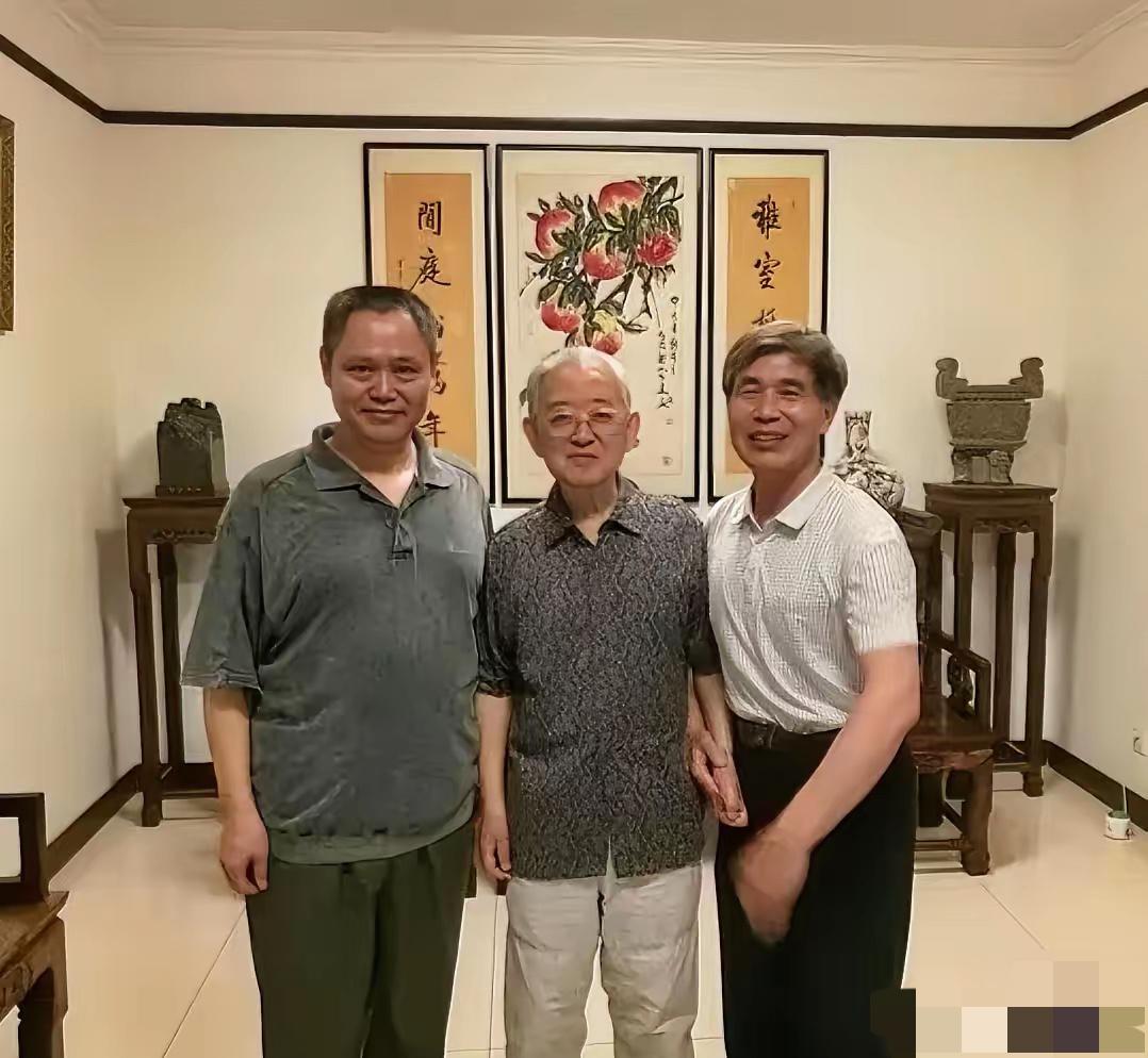 16岁参军入伍，57岁成中将，62岁晋升上将，后官至副国级。这位将军是谁？