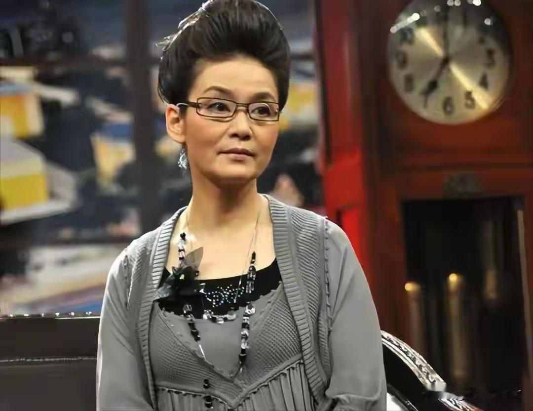 什么叫情到深处天地动什么叫世界难买后悔药手握众多中国金鸡奖，百花奖，华表奖的