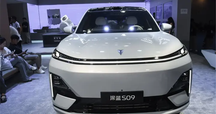 深蓝S09六座车颠覆认知！后排塞7箱全家出行不再憋屈