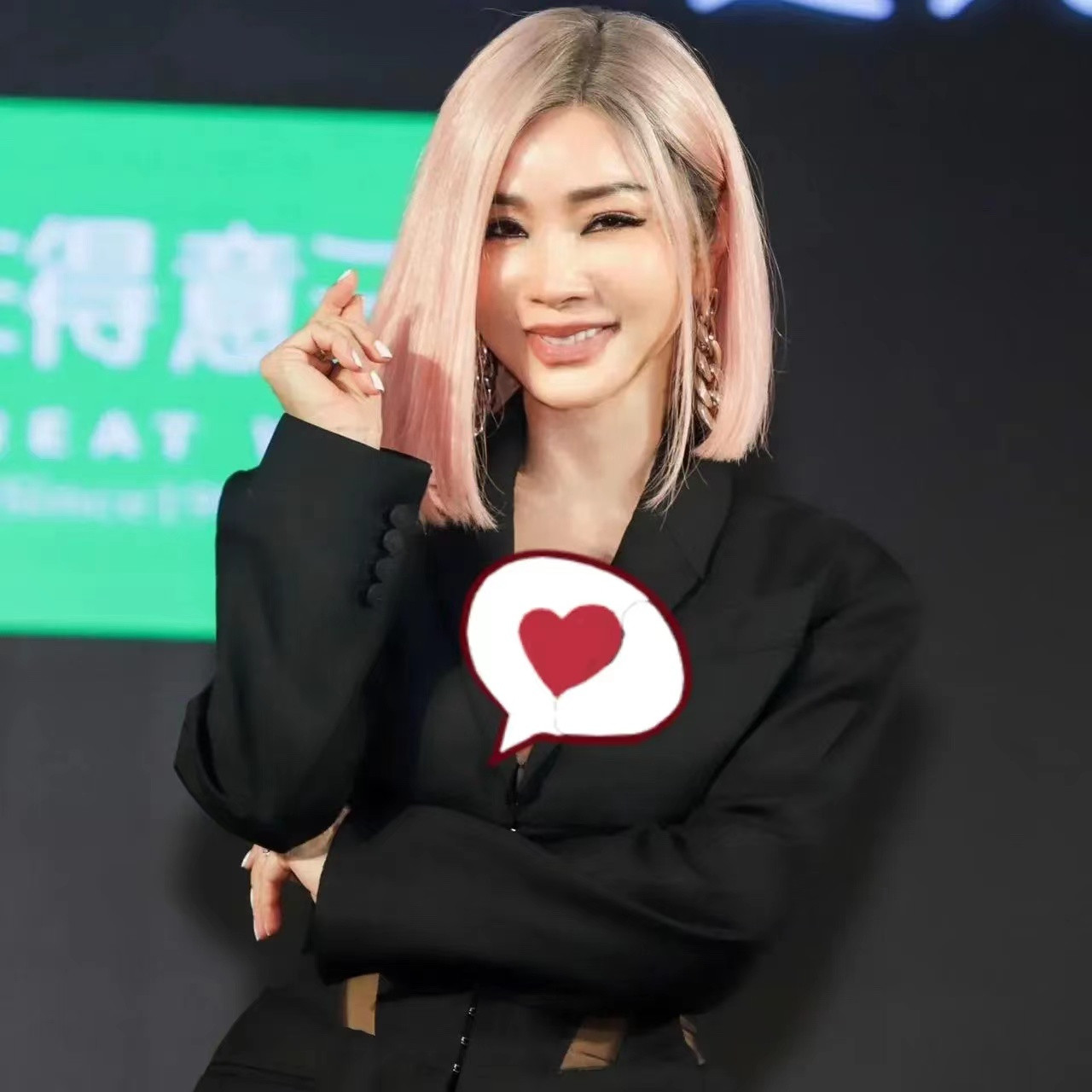 这位奶奶已经69岁了，台湾陈美凤，有人称她为台湾最美欧巴桑，保养的太好。