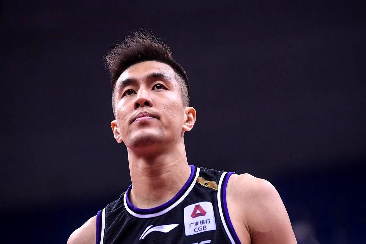 这个夏天CBA的牌桌上，坐满了大佬。郭艾伦、阿不都沙拉木、吴前、赵岩昊、贺希宁