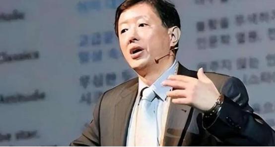 韩国教授警告：全世界只有韩国看不起中国，但中国眼里却没有韩国。近年来，随着网络的