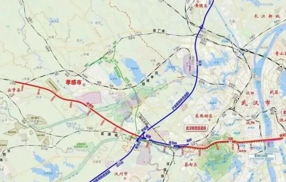 武汉站、汉口站、武昌站，名字都冠着"武汉"，彼此却隔着一条长江、几十分钟车程。本