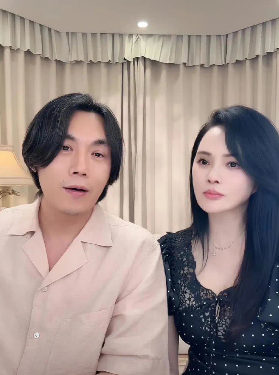 56岁的伊能静，居然还面若娇花，臀肌饱满，她才是低调的不老女神吧？那