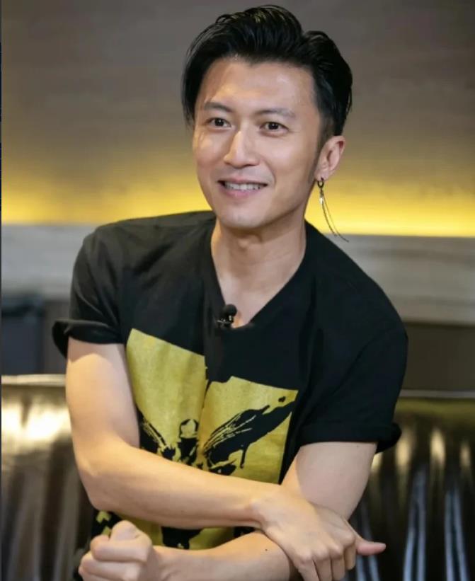 谢霆锋走了不是回香港了而是又有了新的身份，去加拿大温哥华，看望新出生的小外甥