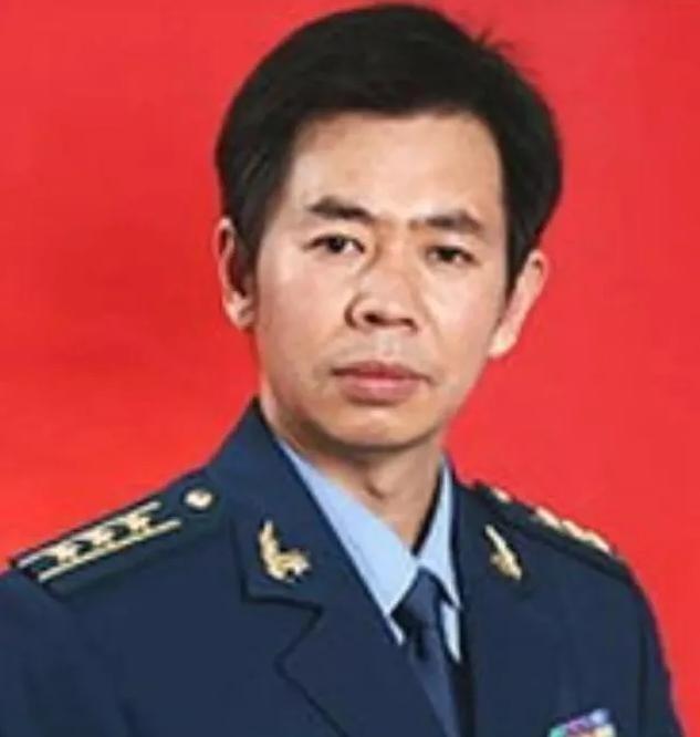 “敌人打到家门口了，还不敢开第一枪？”戴旭曾直言对美国根本就不用怕，面对美国的
