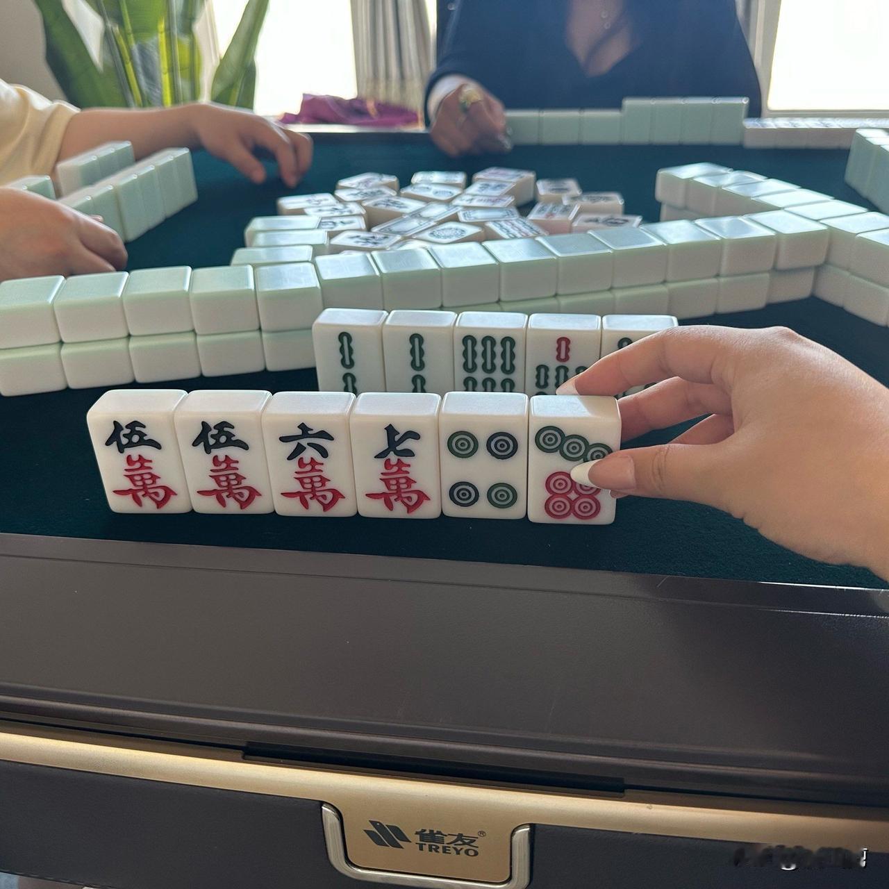 麻将打得好的，往往同人的性格有关。我今天只说两种人：一种是毛毛糙糙急功近利型