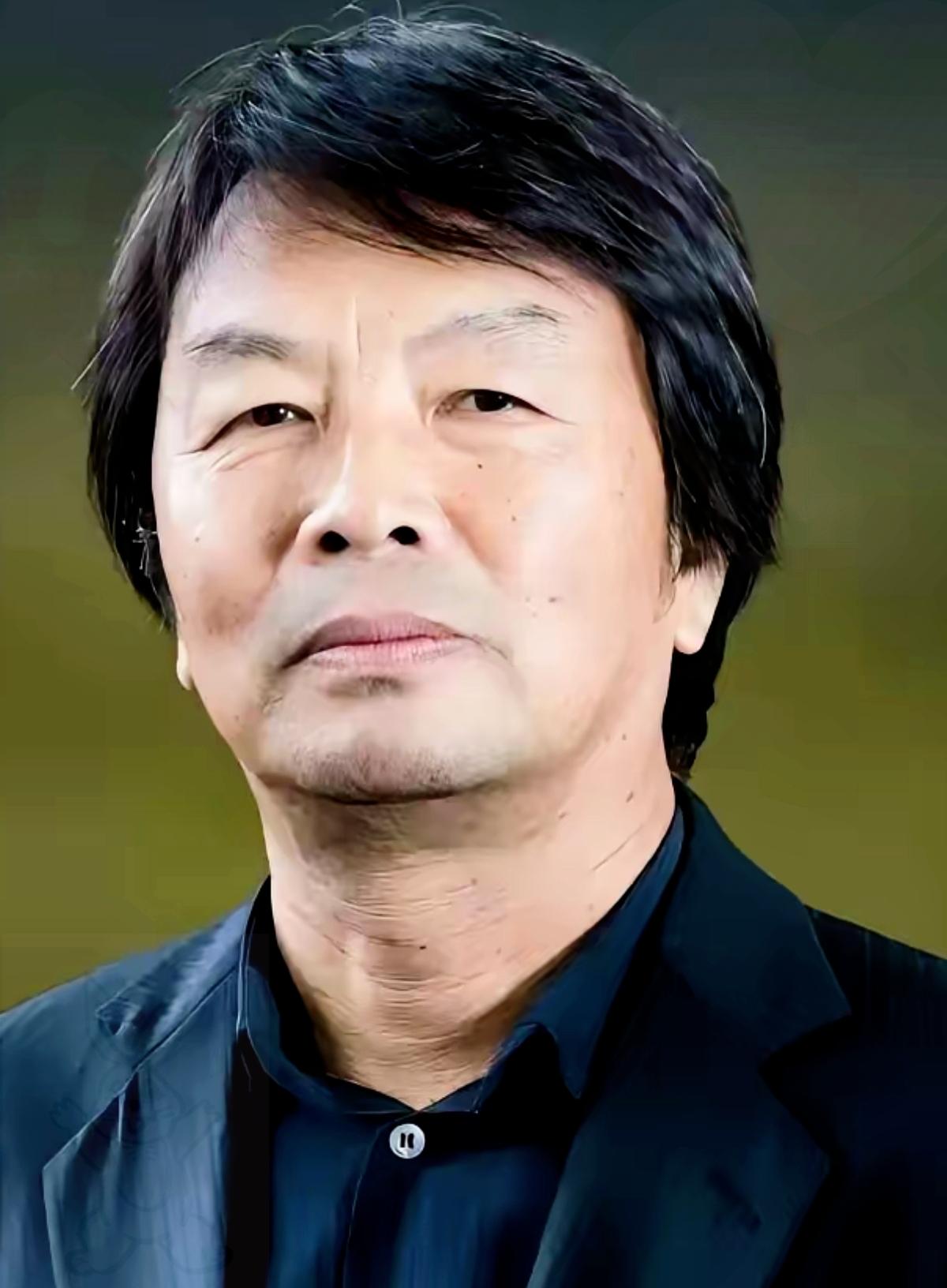 刘震云的这段话，道尽多少实干者的憋屈！职场最扎心的真相，从不是你不够努力，而是“