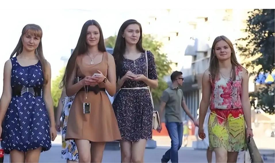 中俄免签引“抢媳妇”焦虑？中俄双向免签一落地，黑河、东宁这些边境口岸就热闹起来，