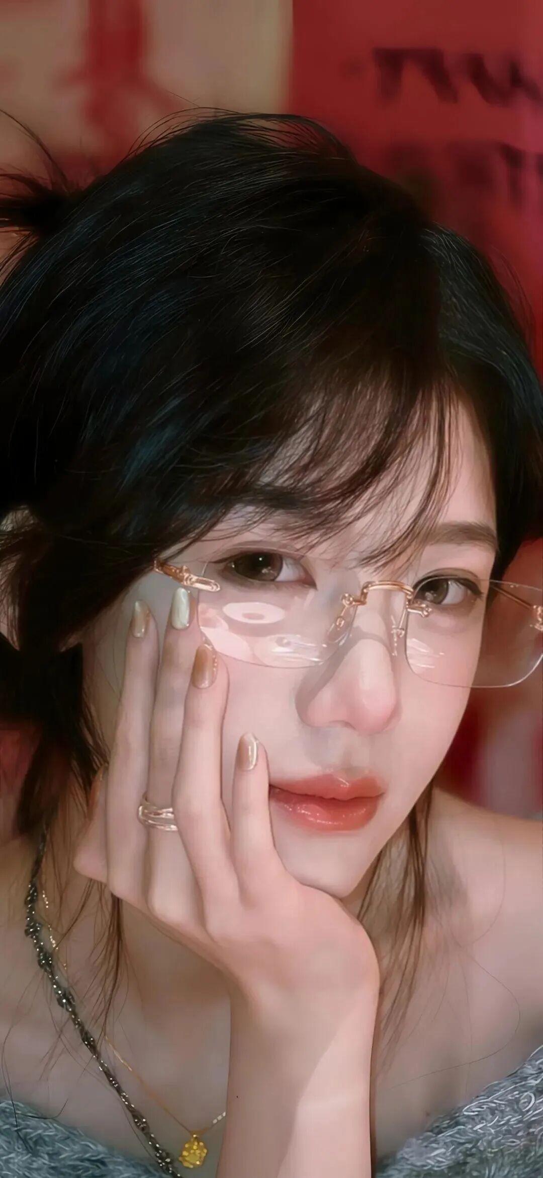 有哪些美女让人过目难忘？纯真性感的美女让人过目难忘，有美女又纯真又性感的美女？