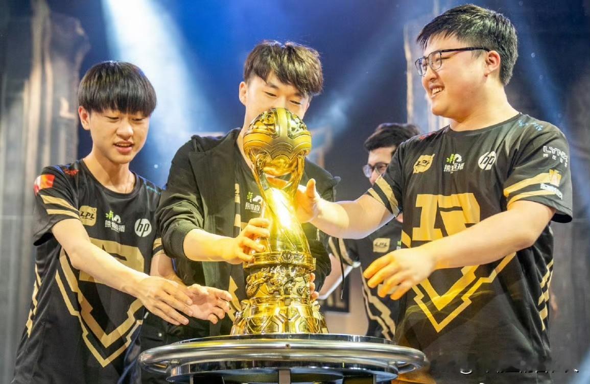 GEN老板ArnoldHur在2025年12月26日接受外媒专访时称，RNG已