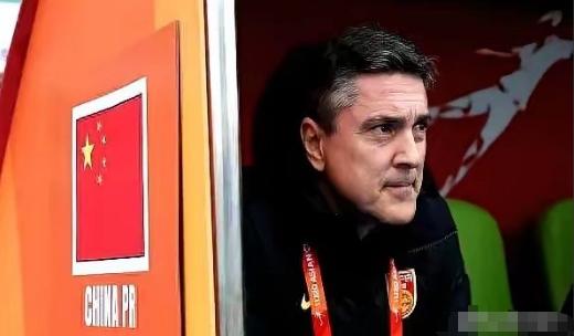 国足主帅安东尼奥私下透露，打日本让他压力很大。   国足教头安东尼奥在私