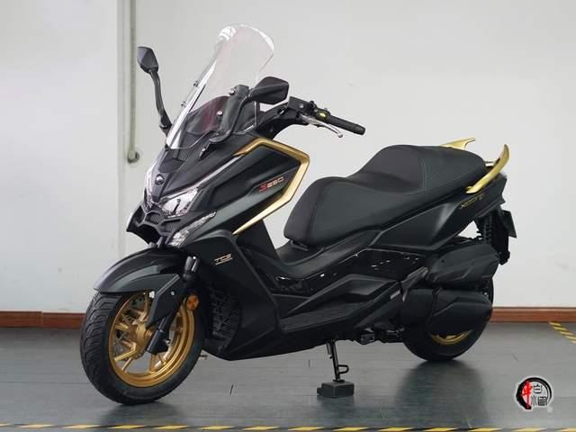 光阳赛艇S250运动踏板，限时优惠后实际到手价25980元（含2000元油卡）。