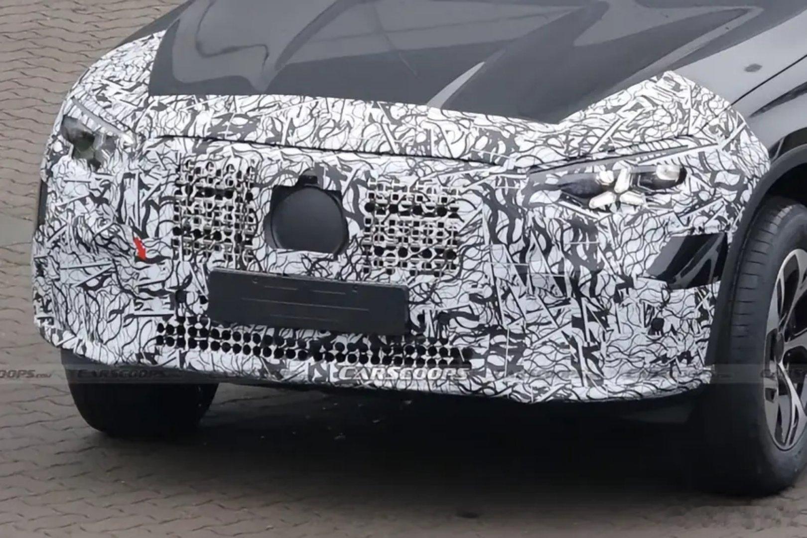 2027款奔驰燃油版GLCSUV改款曝光，换装巨型格栅大消息！奔驰GLC燃油