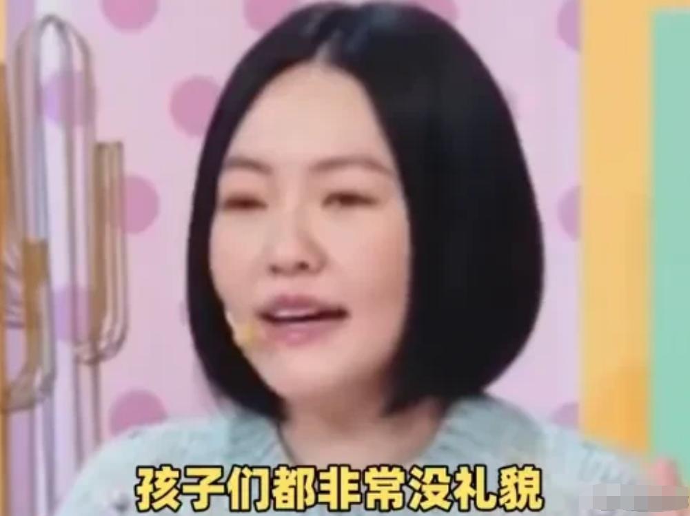 小S被打脸了！她曾在节目里说，小玥儿非常没有礼貌，每次去姐姐家跟孩子们打招呼