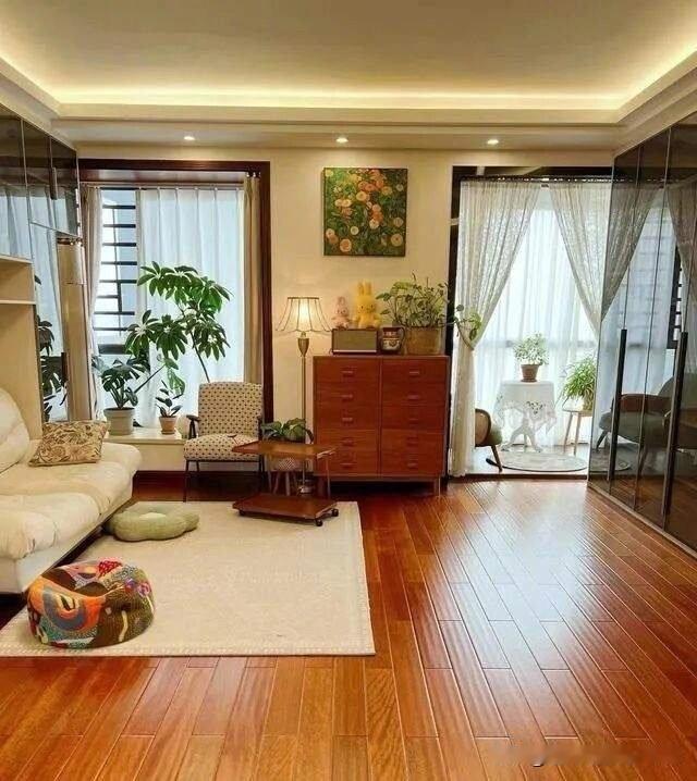 上班第一天楼市就迎来了一个利空消息。很多房产专家期待的2月房贷利率下降并没有出