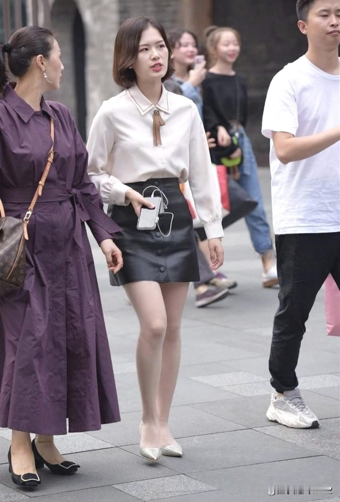 都市街头穿搭指南：优雅与时尚的完美结合