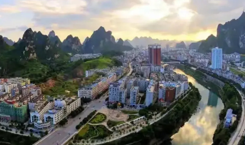 最近关于河池市，又成为了大家热议的话题，什么最近天气不好之类的，包括河池市行政中