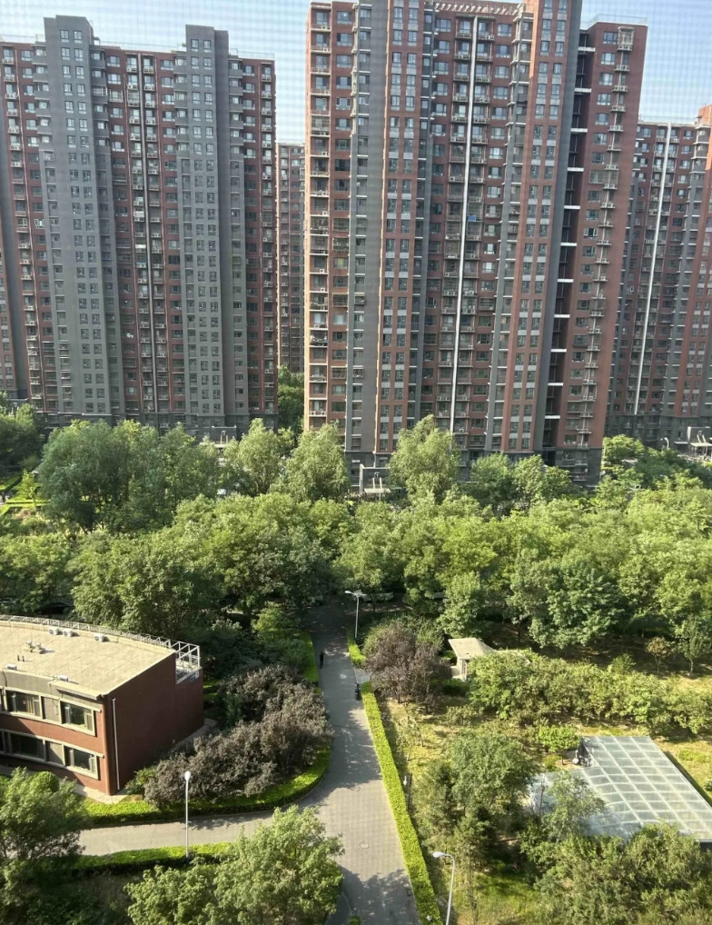 物业有权利处罚房东吗？一小区里发通告，如果有业主将房子租给有前科人员，该租客租