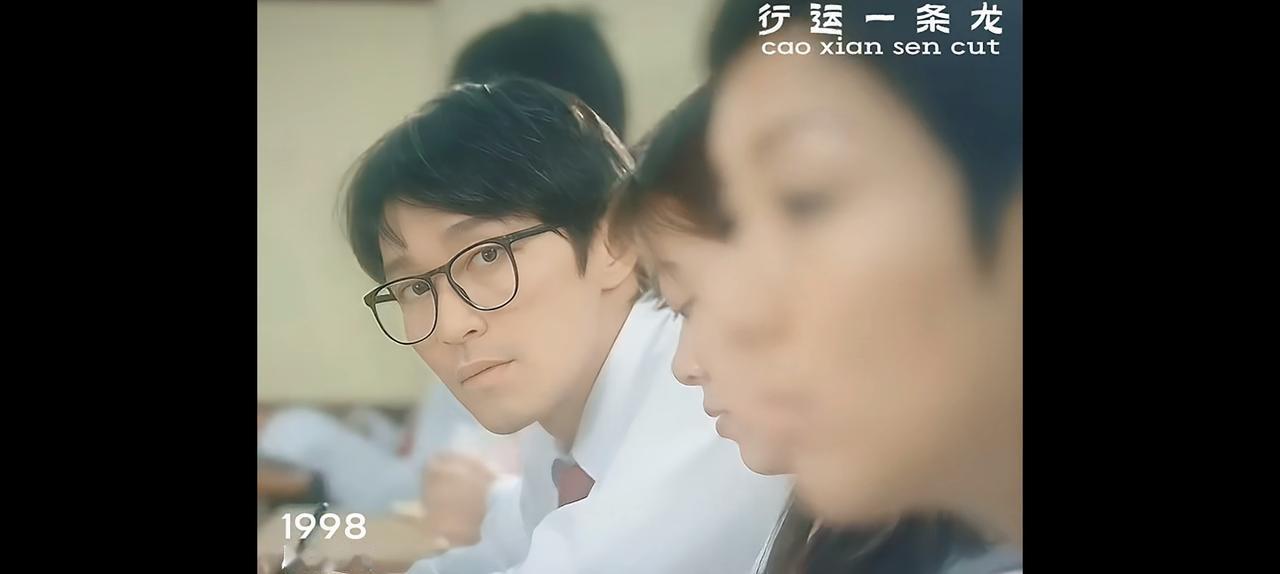 周星驰的电影其实有一个硬伤，就是细节很精彩，很值得人品味。但是总体的故事架构总是