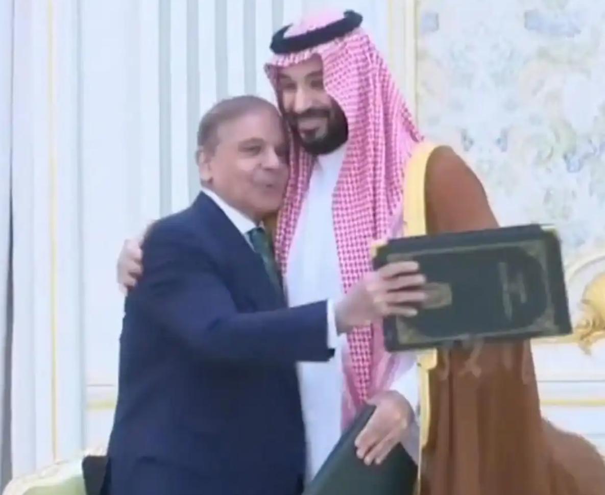 原来不是表面这么简单，巴基斯坦空军进驻沙特，除了为沙特提供保护之外，还有一个重要