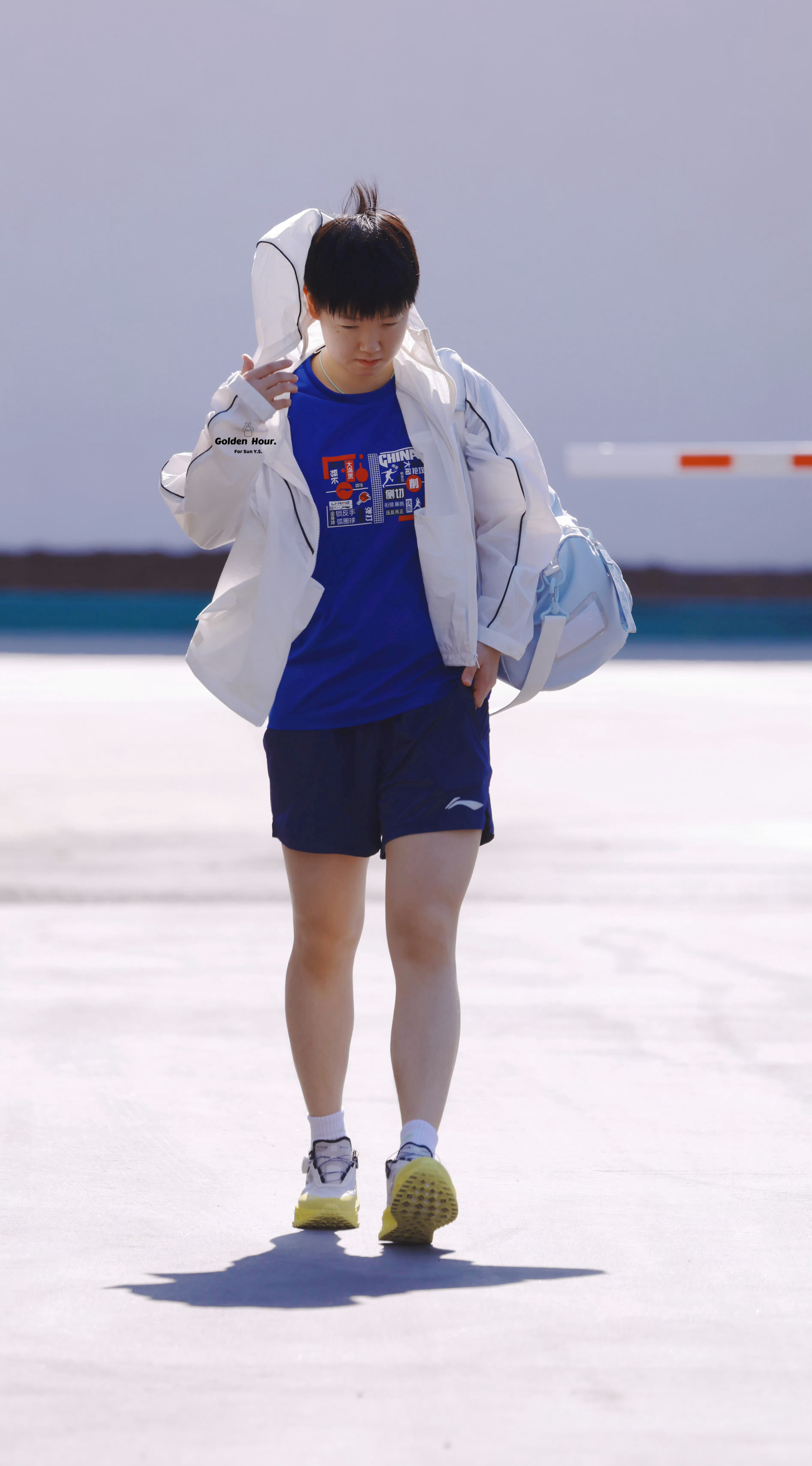 咱公主穿个防晒服换个练球服换个小短裤在我眼里都是搞时尚秀了，因为公主本人好看真的