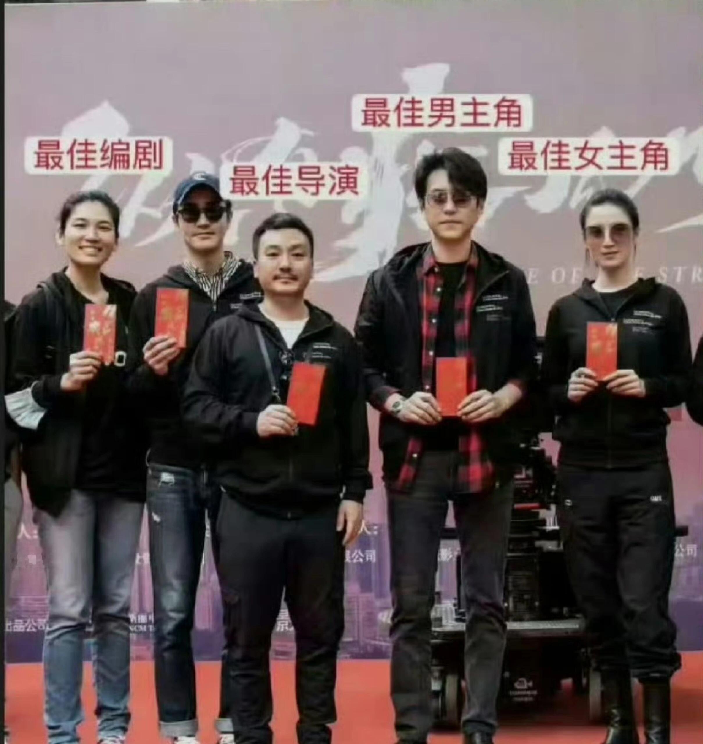 没点开之前，不知道这么好笑，聚在一起是db评分5.8，分开以后是白玉兰满天星，好