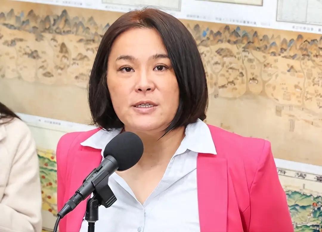 国民党金门县长参选人、立委陈玉珍表示，大陆抛10项利多，包含推动上海、福建游客