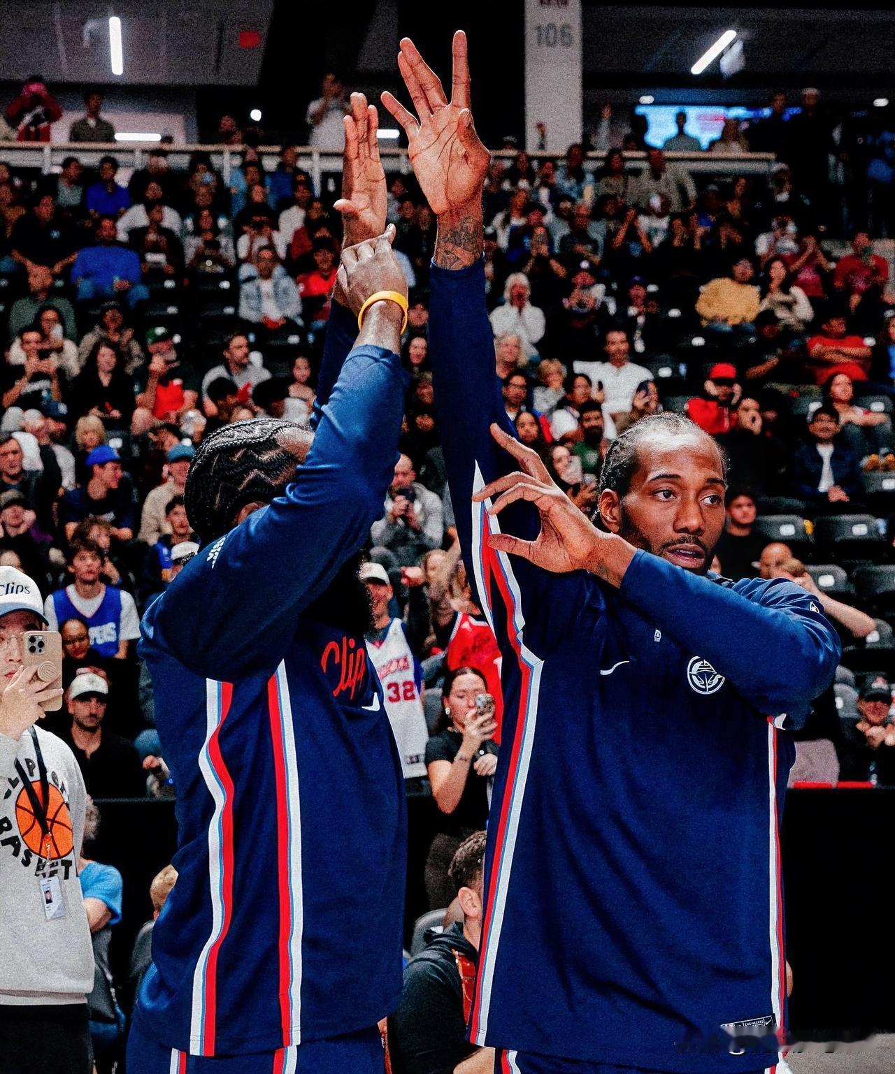 我有一种预感就是鹈鹕拿到5连胜以后快船真要成西部倒数第1，因为能帮他们不垫