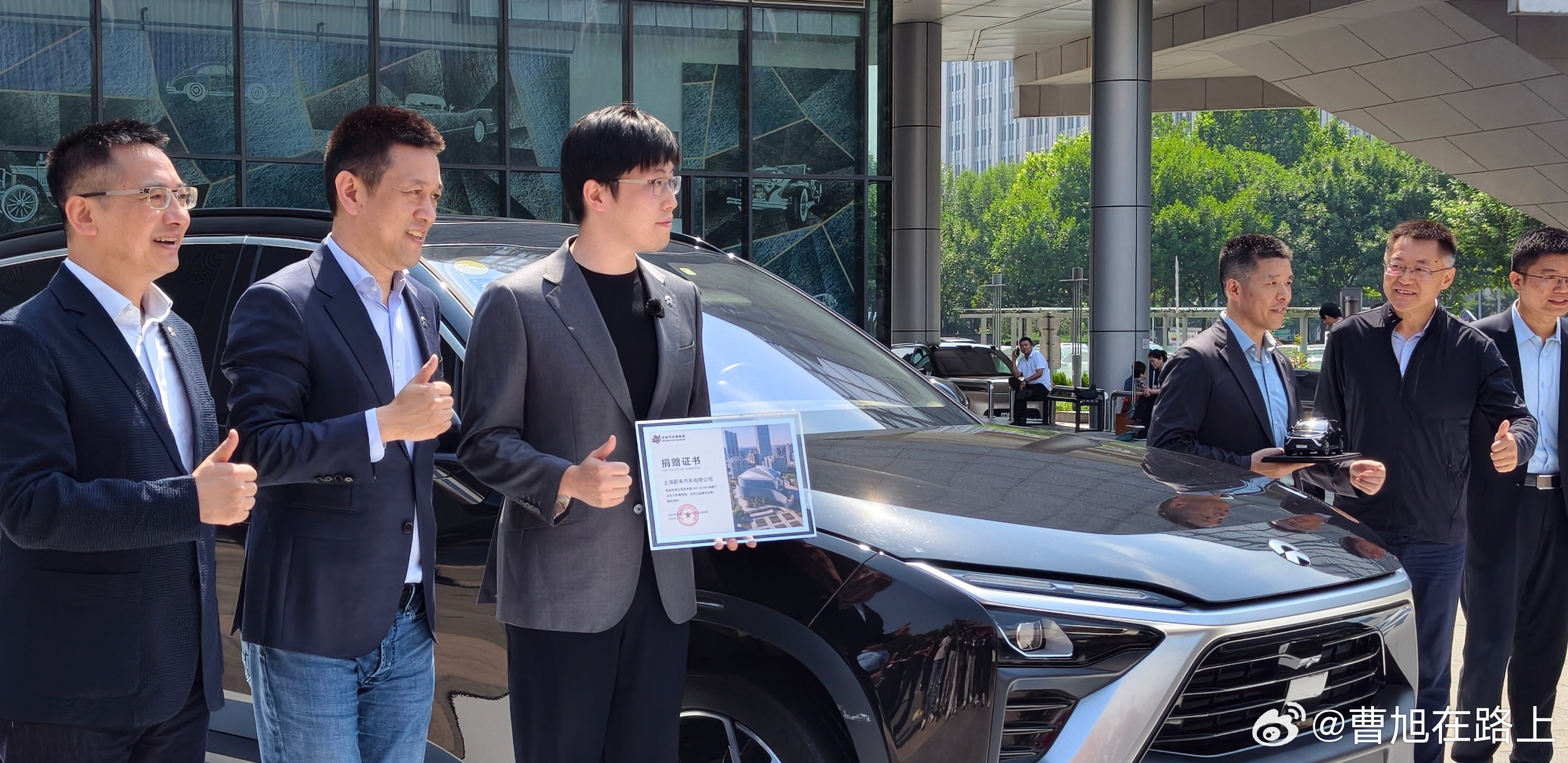 蔚来ES8创始版001号车主李天舒Ted今天是蔚来ES8上市8周年的日子这辆