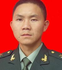 2001年，从成都开往武昌的一辆火车上突然出现了76个持械歹徒。当时车上只有23