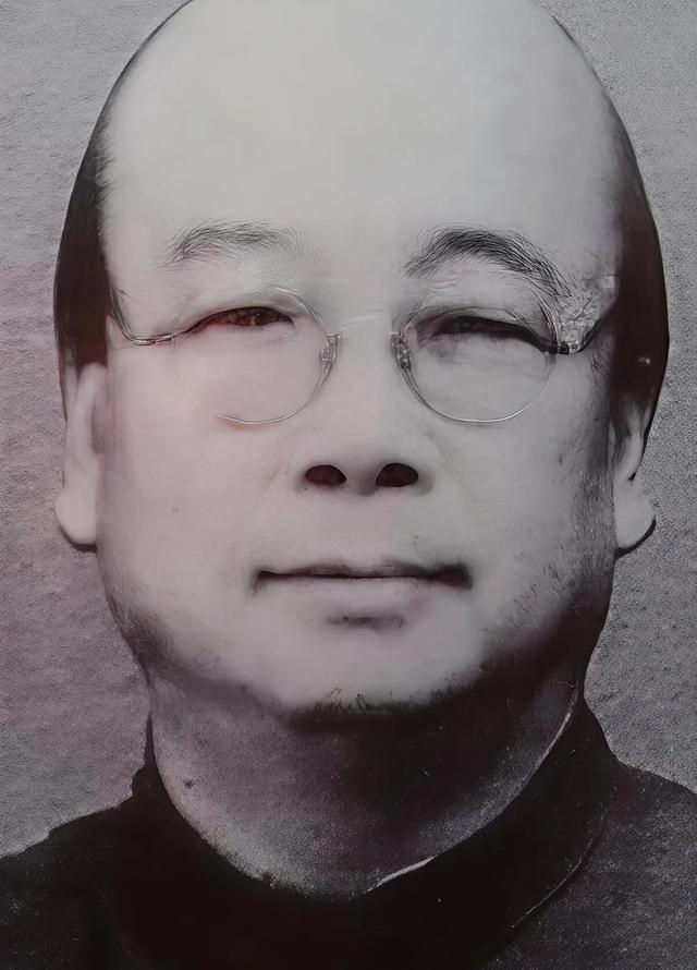 他是甘肃省首任财政厅长，青海省首任民政厅长，1952年被镇压。他就是谭克敏。