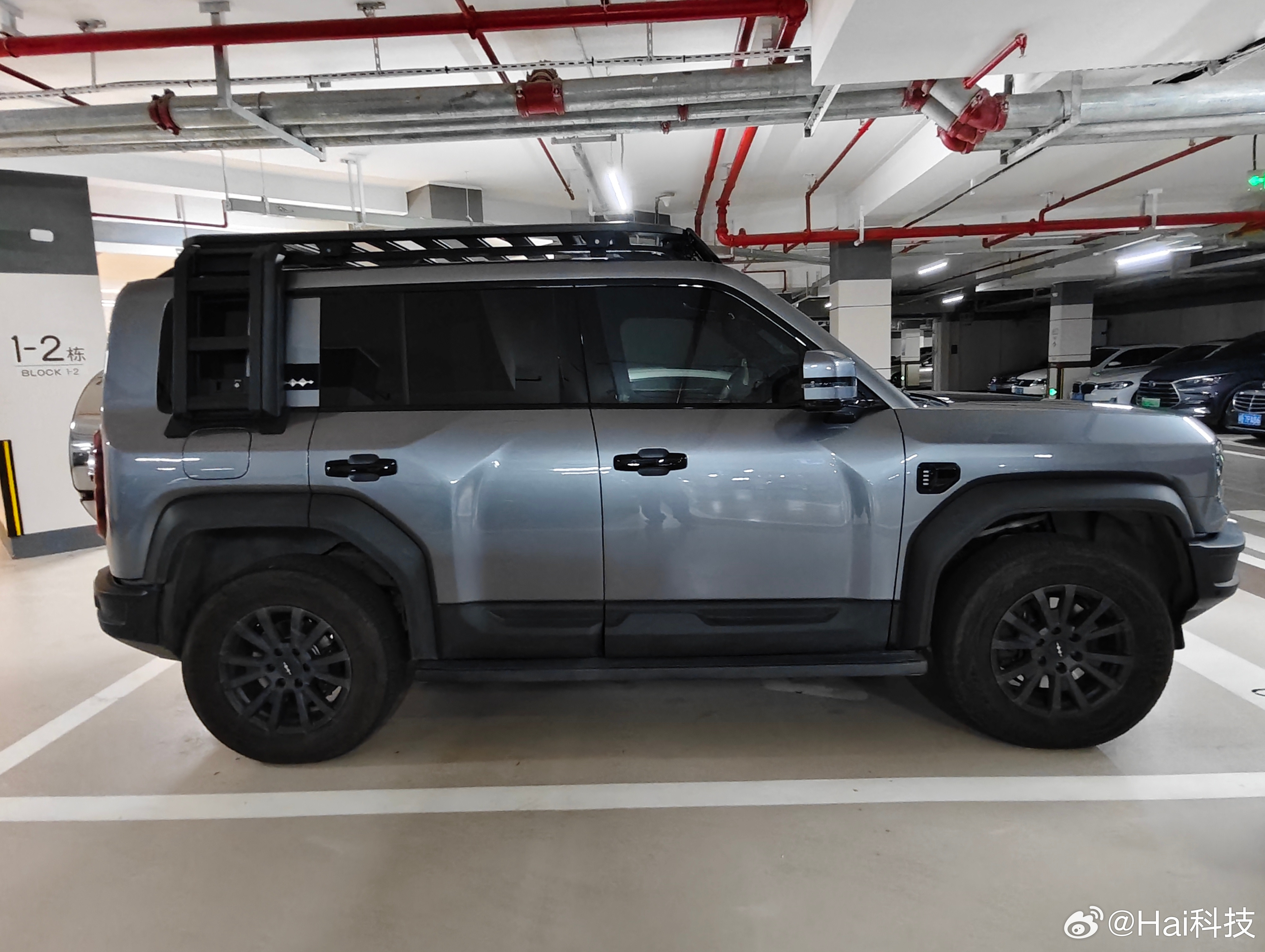 修了一周我的方程豹豹5终于接回来了，方程豹4S门店的维修工艺确实不错，焕然一新。