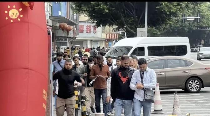 签证难，不是谁针对谁，是两边都踩了刹车。前阵子广州那边查出了不少事，之前花都