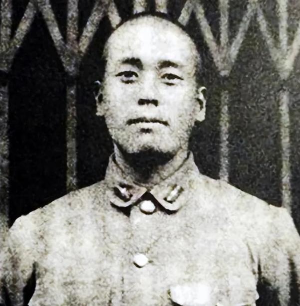 1941年，十来个鬼子押着七个赤身裸体、身上有伤的中国女人，对着一群新兵大喊一声