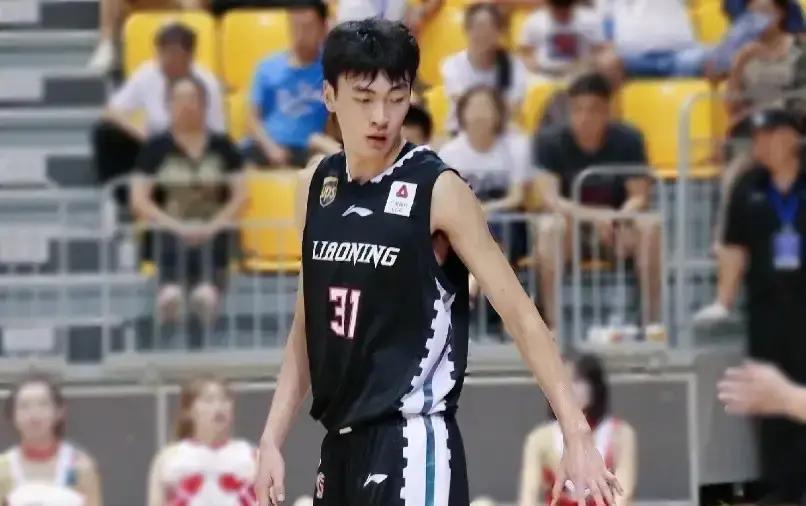 213cm大个子空篮不扣，被后卫原地扇飞！辽宁租借天才中锋，关键时刻又掉链子。