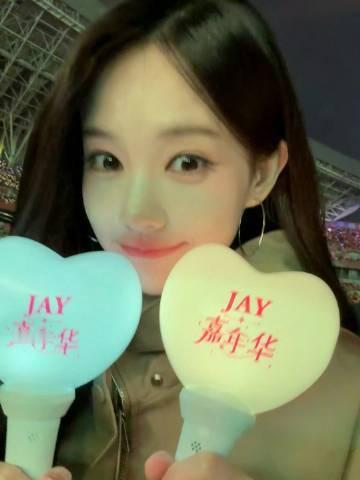 李一桐打卡周杰伦演唱会李一桐晒第一次看演唱会李一桐打卡周杰伦演唱会​​​