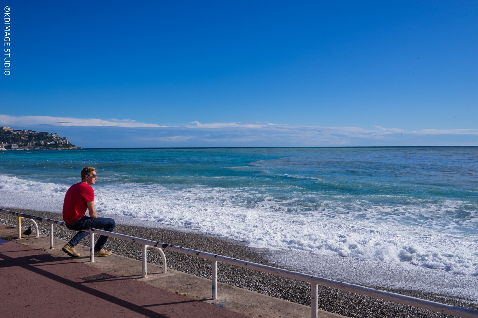 给自己一场独自的旅行，去赴一场与海的约会！不必言语，只需将心事交付给潮汐，让海