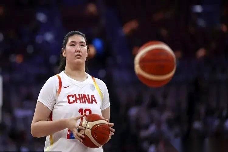 咱女篮那个两米二多的大宝贝，张子宇，新赛季WCBA居然没注册上。就因为续约那点