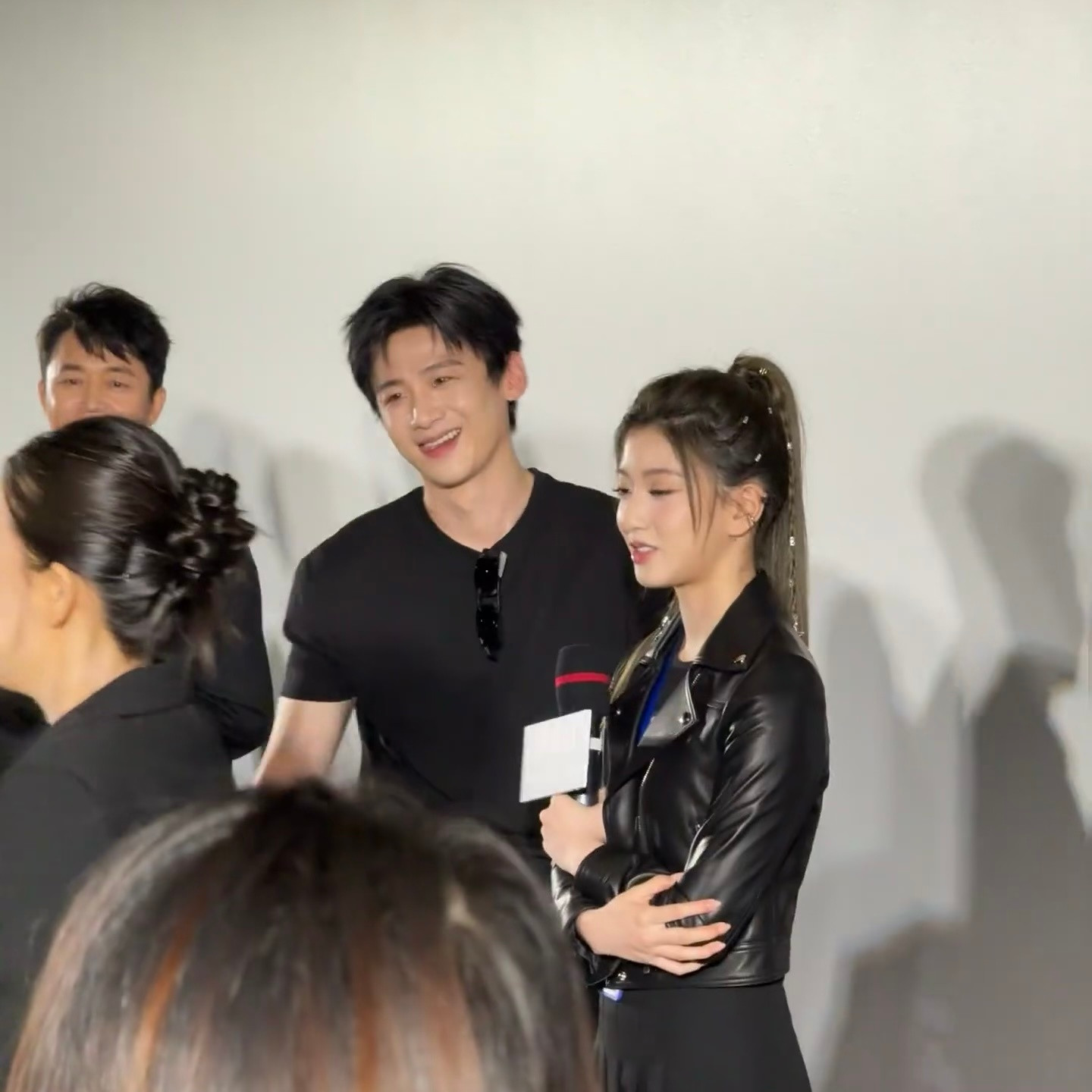 白敬亭是不是越来越man了，太有味道了​​​