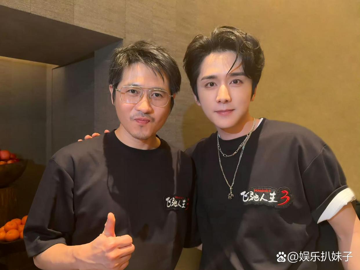 1.徐志胜有红绿色盲，买股票看着都是一片红，但是余额越来越少。2.金晨最近一直处