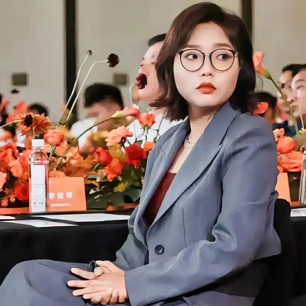 李雪琴的事件告诉你，千万不要跟朋友合伙，不然朋友都没得做！李雪琴和谢田飞20