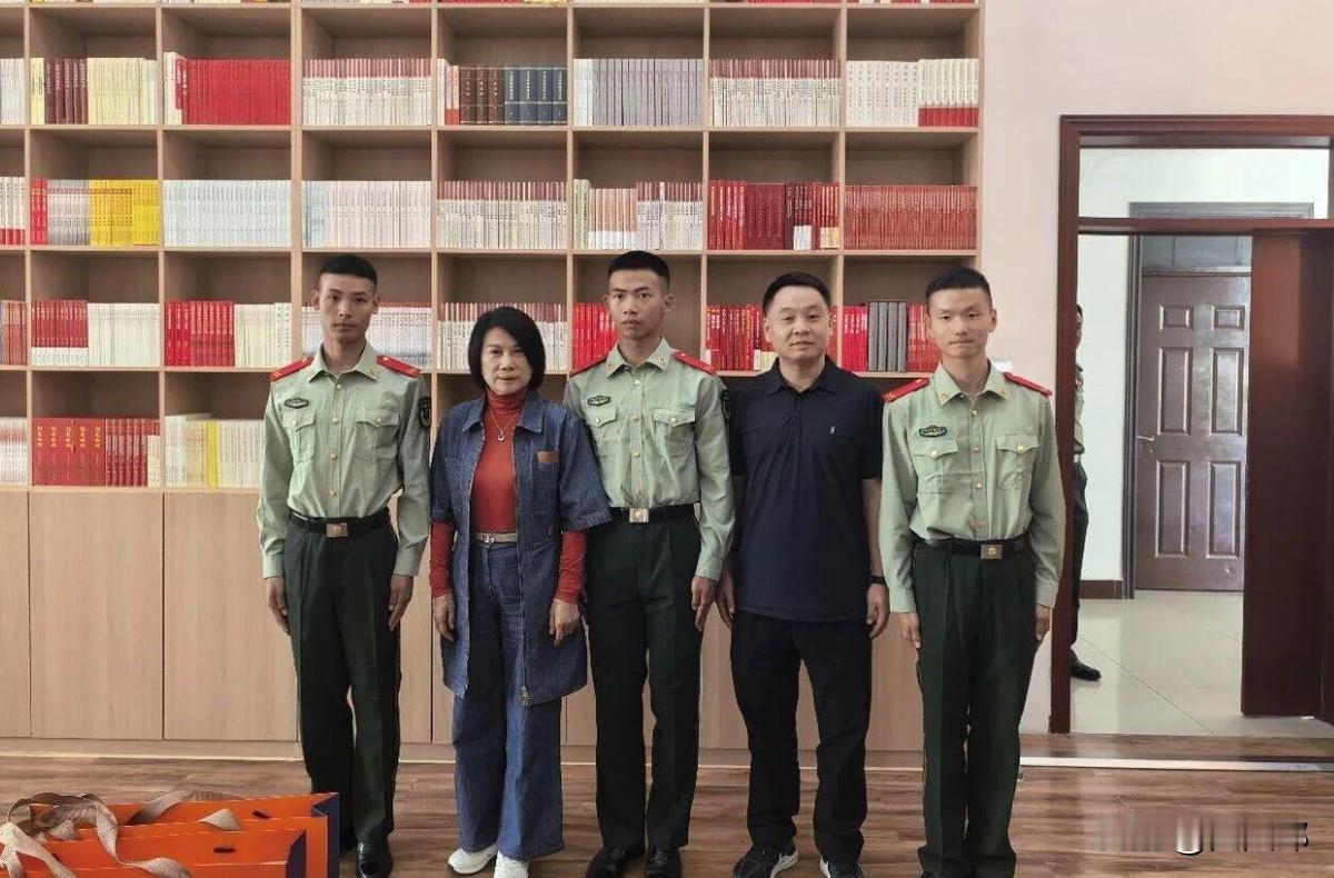 70岁的董明珠真是聪明，中秋、国庆双节前夕，格力电器董事长董明珠和总裁张伟一行，
