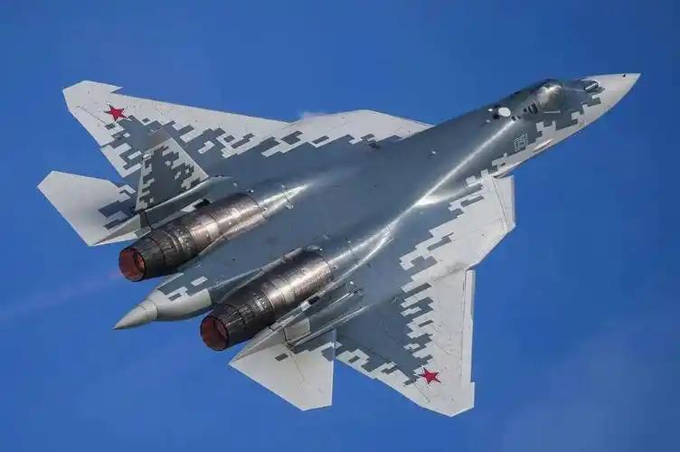 今年2月，俄军一次性交付大批苏-57隐身战机，直接打破零交付的尴尬。外行人看俄军