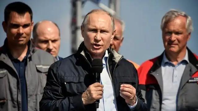 许多人以为，只要中国崛起，坐不住的就是美国，错了，比美国更紧绷的，其实不是别人，