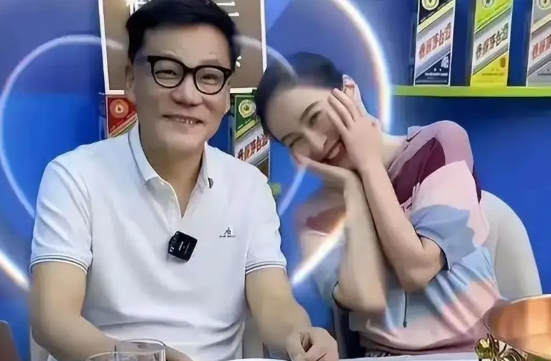 李国庆宣布再婚，现在最尴尬的应该是叶璇了吧！当初直播里疯狂示爱，连婚前财产都