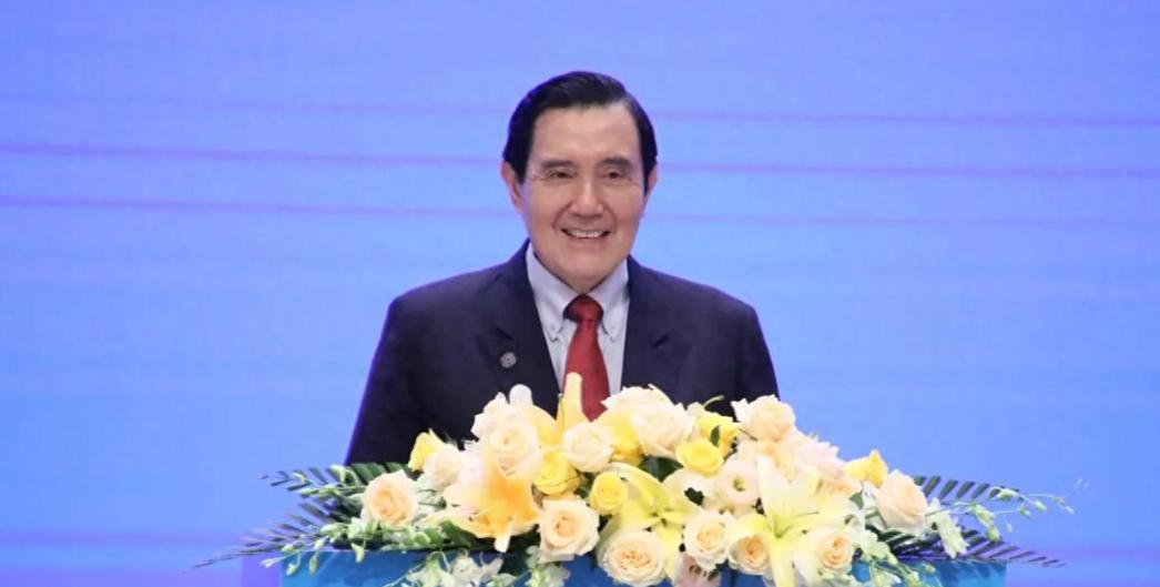 马英九脱稿所说的“和平民主统一”是存在大问题的，我认为，大陆所说的和平统一，与马